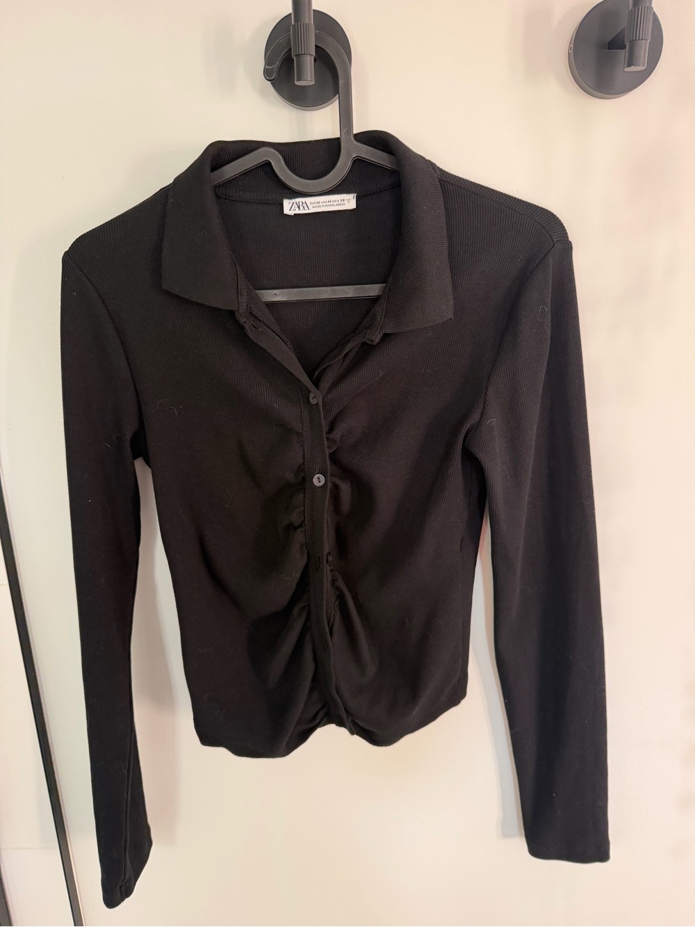 Zara Black Long-Sleeve Ruched Button-Front Shirt - Picture 1 of 4